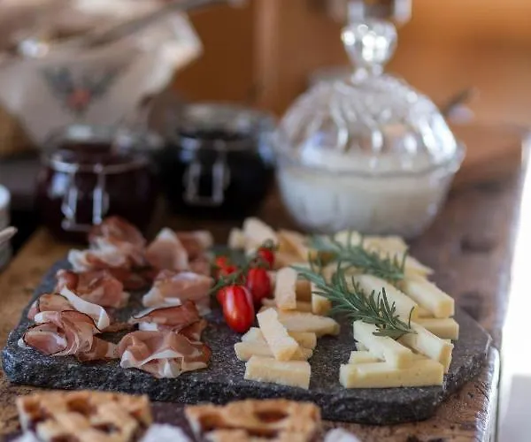 לינה וארוחת בוקר Il Tabia פייבה די קדורה